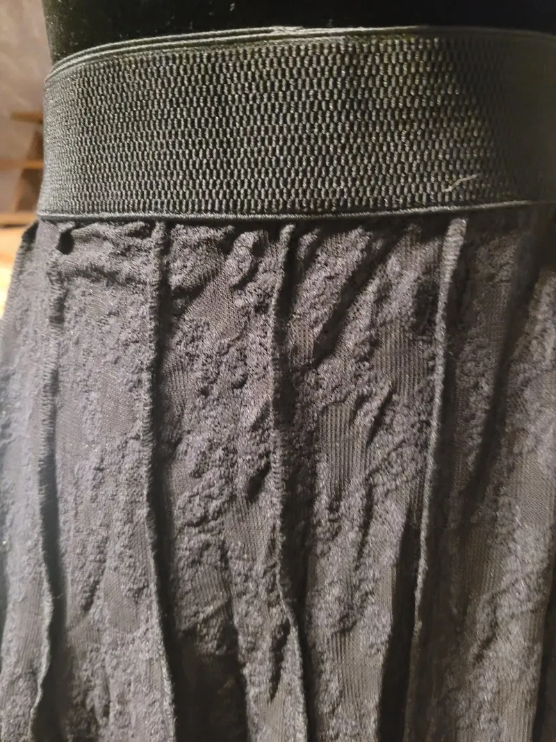 Latin / Ballroom Dance Practice Skirt — Long Black Lace, Hi-Lo Hem — Waist Flat 10" Wide Elastic dancewear piece detail 3